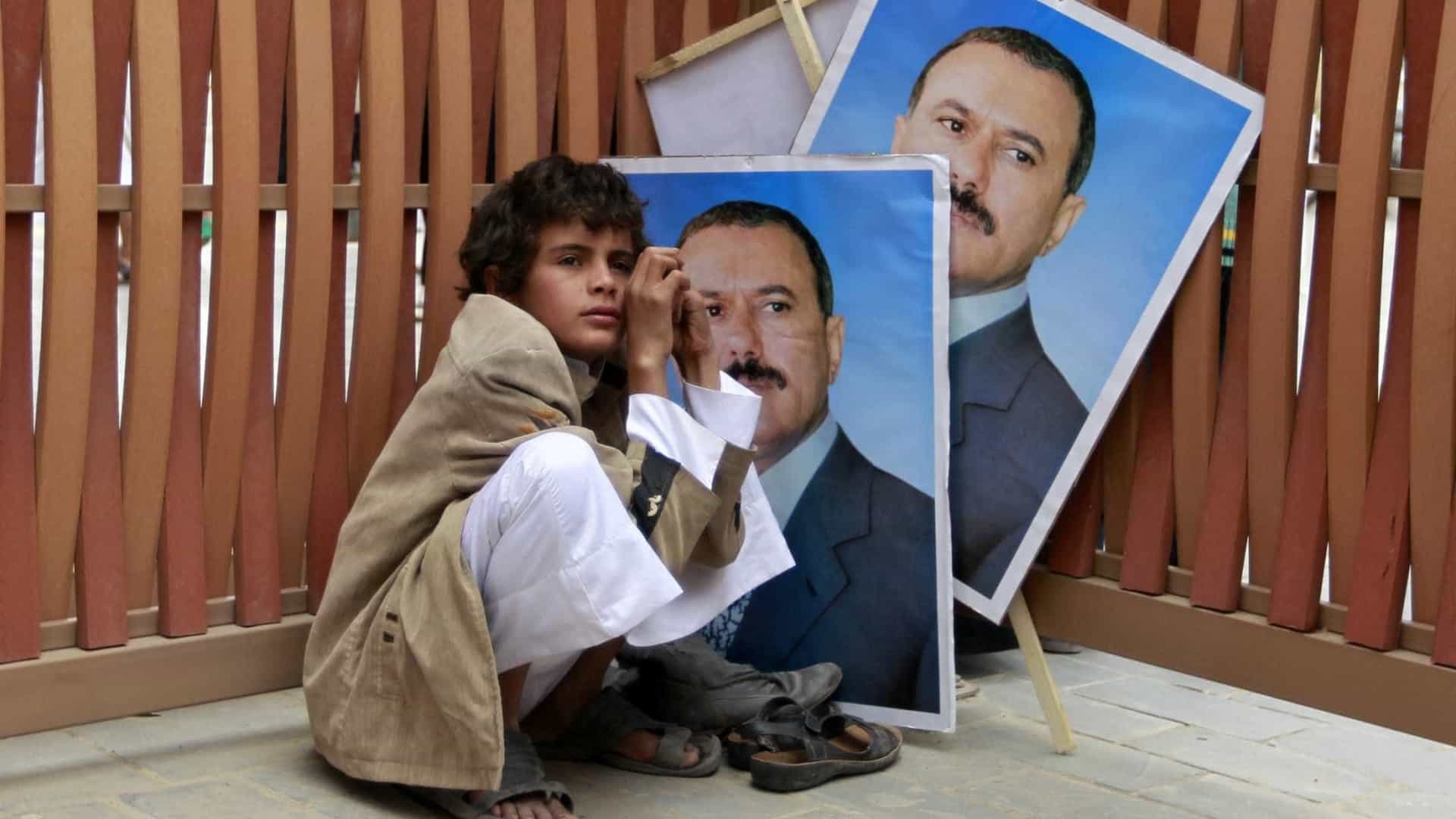 استطلاع لـ”الغارديان”: 74% من اليمنيين نادمون على صالح