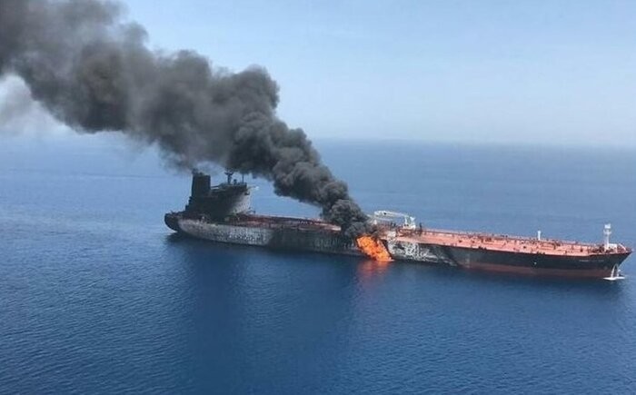 شركة نقل سنغافورية: انفجار ألحق أضراراً بإحدى ناقلاتنا البحرية في ميناء جدة