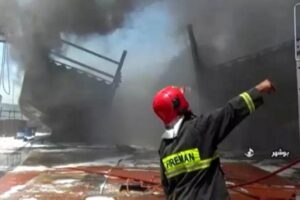 حوادث إيران الغامضة مستمرة.. حريق هائل في بوشهر