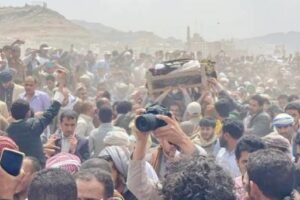 تشييع شعبي كبير لجثمان القاضي العلامة العمراني