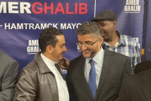 طبيب يمني يفوز بمنصب عمدة مدينة “هامترامك” الأمريكية