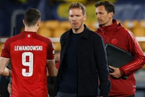 مدرب بايرن ميونيخ يتلقى 450 تهديدا بالقتل