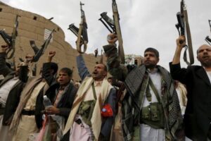 نزاعات قبلية أججها الحوثيون تخلف 30 قتيلاً وجريحاً في ثلاث محافظات