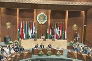 اليمن يدعو لبنان إلى إغلاق قنوات الحوثي