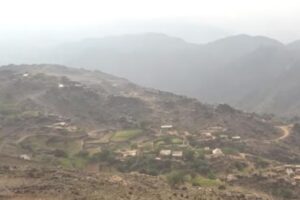 مقتل امرأة واصابة أخرى وطفلها بقصف حوثي غربي تعز