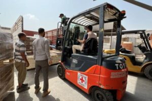 الصليب الأحمر يقدم شحنة أدوية لمرضى السكري في اليمن