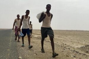 الهجرة الدولية تُعيد أكثر من 3800 مهاجر أفريقي في اليمن إلى بلادهم