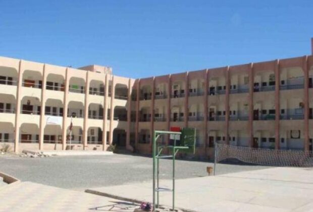 نادي المعلمين يعلن الإضراب وميليشيا الحوثي تواصل نهب مستحقات التربويين