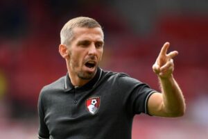 رسميًا.. ولفرهامبتون يعلن تعيين جاري أونيل مديرًا فنيًا لـ3 سنوات