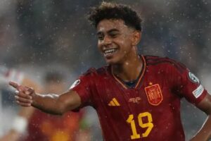 الواعد لامين يامال يدخل تاريخ منتخب إسبانيا بإنجازين