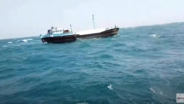 إنقاذ صيادين من الموت غرقًا قبالة سواحل الخوخة