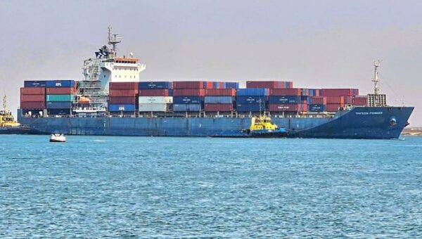 وصول السفينة “سافين باونير” لمحطة الحاويات بميناء عدن