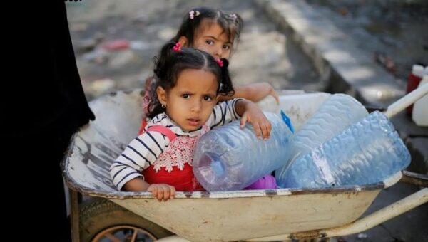 توقعات بإصابة 50 ألف شخص بالكوليرا في مناطق الحوثيين
