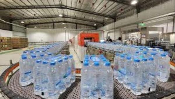 تواصل إضراب مصانع المياه بالعاصمة صنعاء وتحذيرات  من العواقب