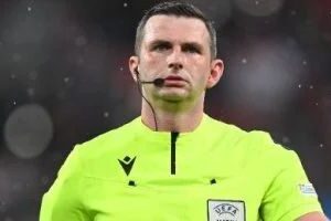 مايكل أوليفر حكما لقمة مانشستر سيتي ضد آرسنال في الدوري الإنجليزي