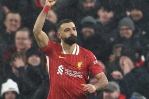 محمد صلاح بقميص الهلال السعودي.. منشور يشعل الإنترنت
