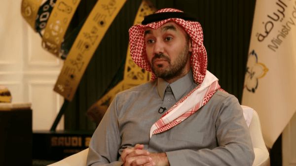 وزير الرياضة السعودي يتحدث عن “صفقة صلاح” و”مونديال الشتاء”