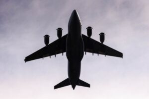 بريطانيا تعلن قصفها مصنع طائرات مسيرة تابع للحوثيين في صنعاء