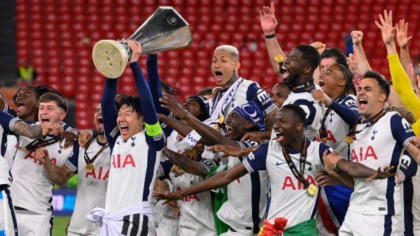 الدوري الأوروبي.. “اليويفا” يعتذر عن “خطأ” ميداليات التتويج