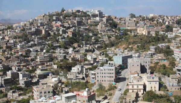مأساة جديدة في إب: وفاة ستة أشخاص من أسرة واحدة اختناقاً داخل بئر مياه
