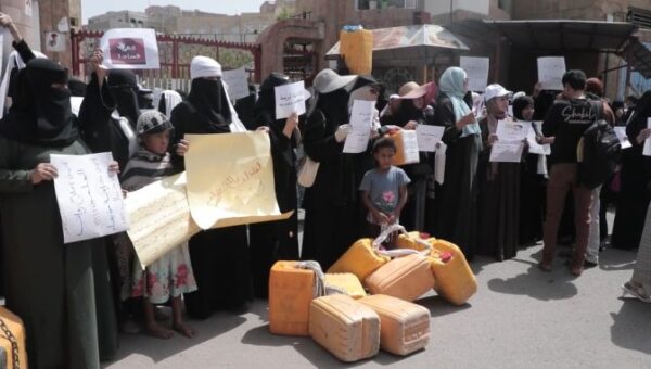 في ظل أزمات خانقة… نساء تعز يرفعن الصوت في وجه المعاناة