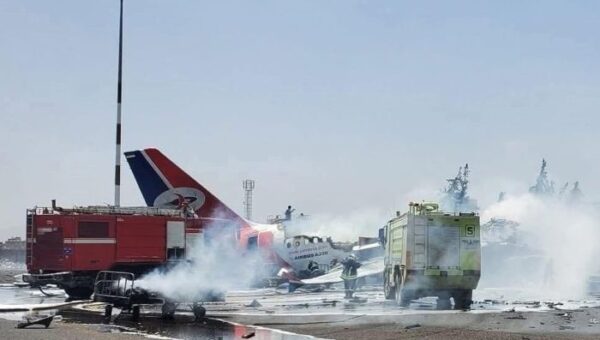 قصف إسرائيلي يدمر آخر طائرة لليمنية في مطار صنعاء
