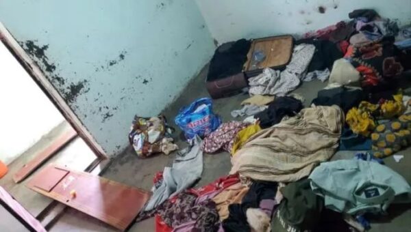 مليشيا الحوثي تقتحم منزل مواطن في تعز وتختطف أبناءه