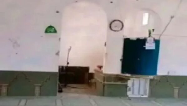 حوثيون يقتحمون مسجدًا بعمران ويقتلون الإمام أثناء الصلاة