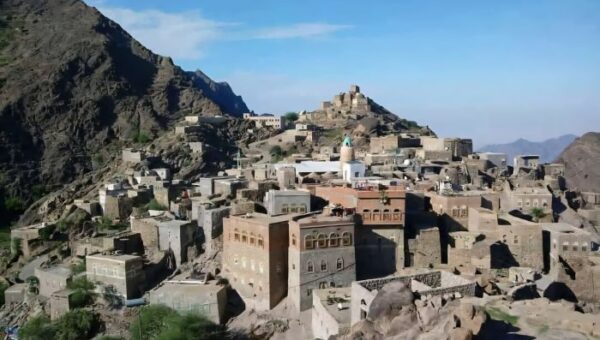 ميليشيا الحوثي تنفذ حملة قمع واختطافات لفرض التجنيد القسري في جبل رأس