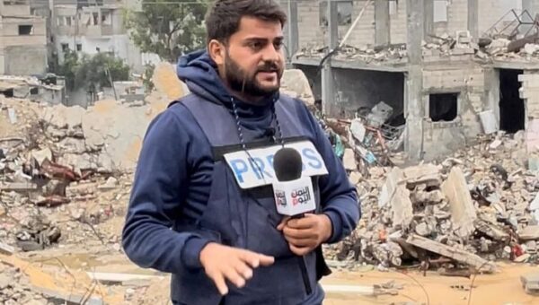 غزة.. إصابة مراسل اليمن اليوم بنيران الاحتلال خلال تغطية الأحداث بمنطقة السودانية