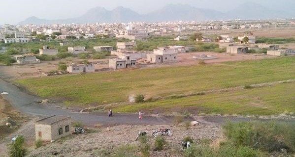 مليشيا الحوثي تحرم النازحين من المساعدات في مديرية الزهرة