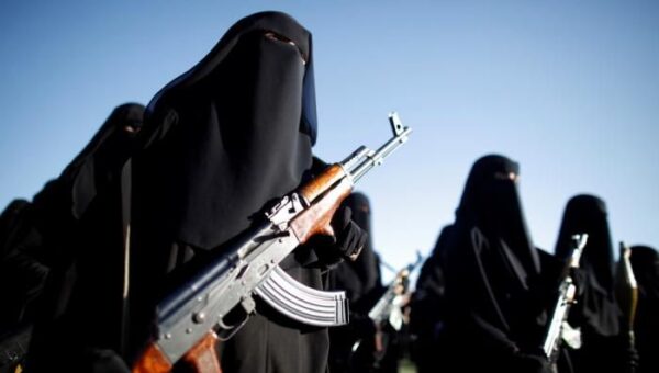 الزينبيات تحت المجهر.. تقرير حقوقي يوثق الانتهاكات وأساليب التجنيد الحوثية