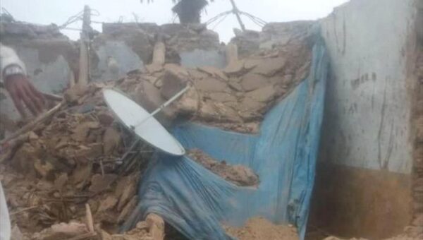 وفاة طفلتين بانهيار منزل بفعل العواصف في مارب