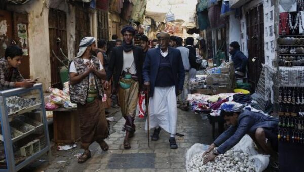 الجبايات التي يفرضها الحوثيون تشل القطاع الخاص وتزيد من ركود الأسواق