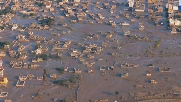 الحكومة تناشد المنظمات الإغاثية مساعدة المتضررين من أمطار عدن ولحج