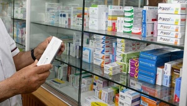 الهيئة العليا للأدوية تعلن بدء العمل بالتسعيرة الرسمية الجديدة في عدن