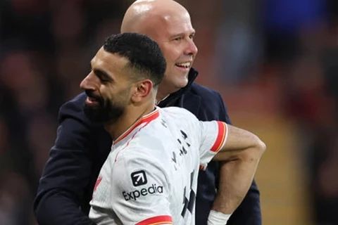 آرني سلوت: استبدال محمد صلاح لن يحدث كثيرا في عهدي