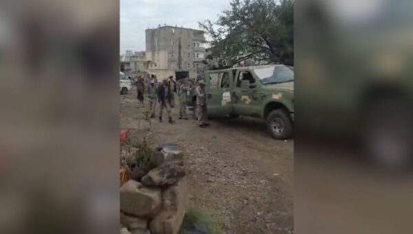 عناصر حوثية تعتدي على أرملة وابنتها بحي الأعناب في شملان بأمانة العاصمة