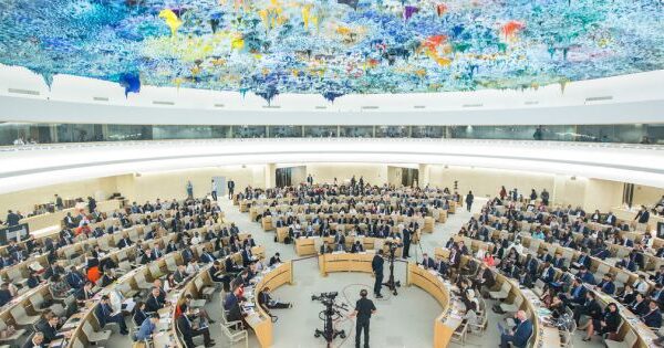 اليمن يدعو لرد دولي حازم على انتهاكات الحوثيين