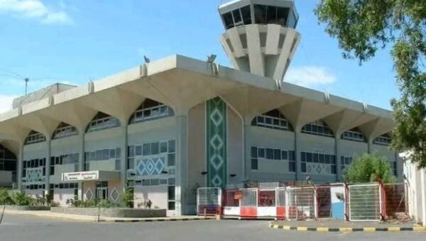 ألمانيا ترحل ثلاثة يمنيين إلى مطار عدن بتهم جنائية.