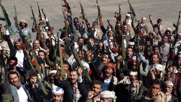 صنعاء مليشيات الحوثي تقتحم شركة تجارية وتنهب محتواها