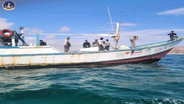 شبوة .. خفر السواحل تفيد هروب طاقم قارب أجنبي أثناء التفتيش