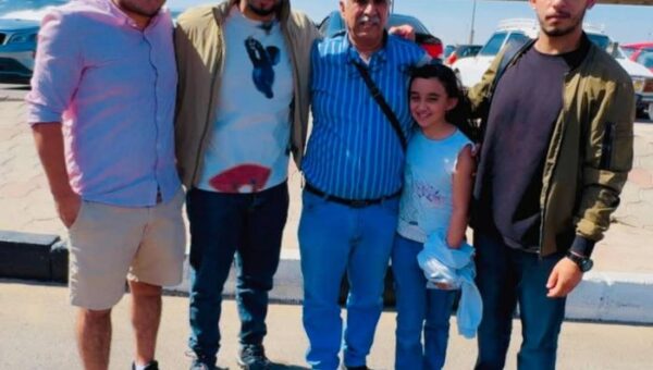 الطيار المتوكل يصل القاهرة بعد اعتقاله في عدن وهذا ما قاله !