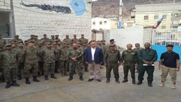 عدن.. التفاصيل الكاملة لاقتحام مقر شرطة التواهي