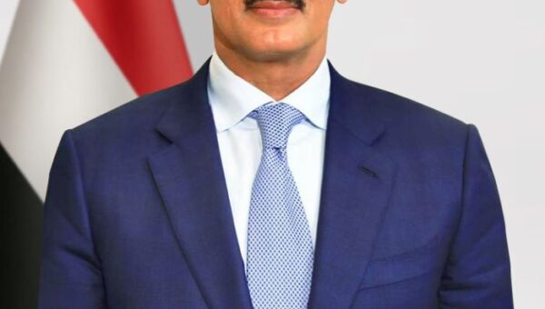 أحمد علي عبدالله صالح رئيس مجلس إدارة مؤسسة الصالح يوجه بتنفيذ حزمة من المشاريع الإنسانية والتنموية بلغت 13 مشروعاً