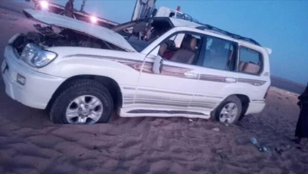 أسرة كاملة تتعرض لإصابات خطيرة ومتوسطة في حادث مروع على طريق العبر – مأرب