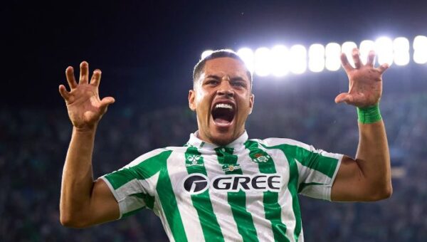 مانشستر يونايتد يستهدف ضم فيتور روكي في الصيف