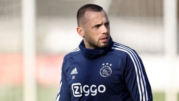 إقالة جون هيتينجا من تدريب أياكس بعد السقوط أمام جالاتا سراي