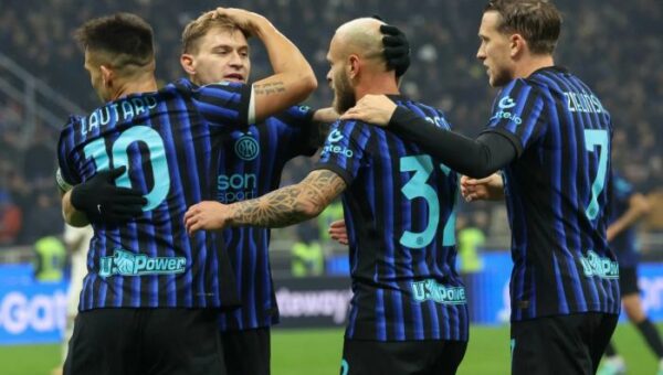 الدوري الإيطالي: إنتر ميلان يستعيد القمة بثنائية في لاتسيو