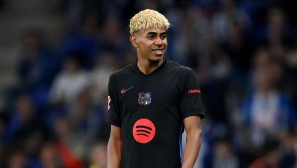 مدرب منتخب إسبانيا يتحدث عن إصابة “يامال”.. ويرد على تصريحات “فليك”